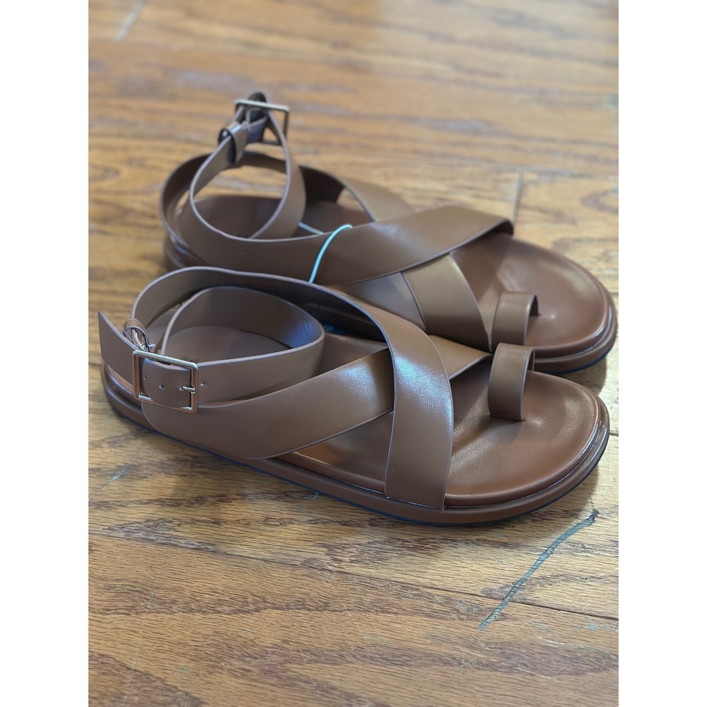 Universal Thread Matilda Cognac Brown Strappy Toe Loop Flat Sandals Womens 9.5